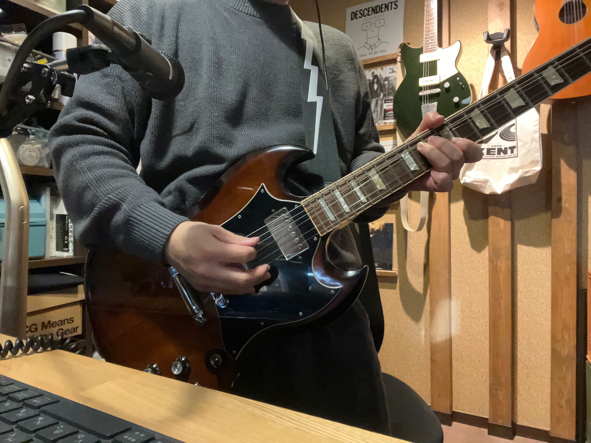 演奏している様子